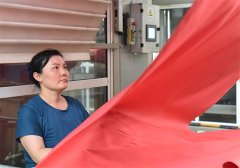 面料車間劉麗麗：練就火眼金睛，成就質(zhì)量堅(jiān)盾